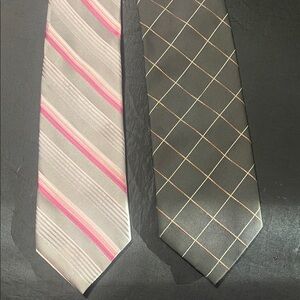 Gucci Pink and Gray Tie Bugatti Gray Tie Set